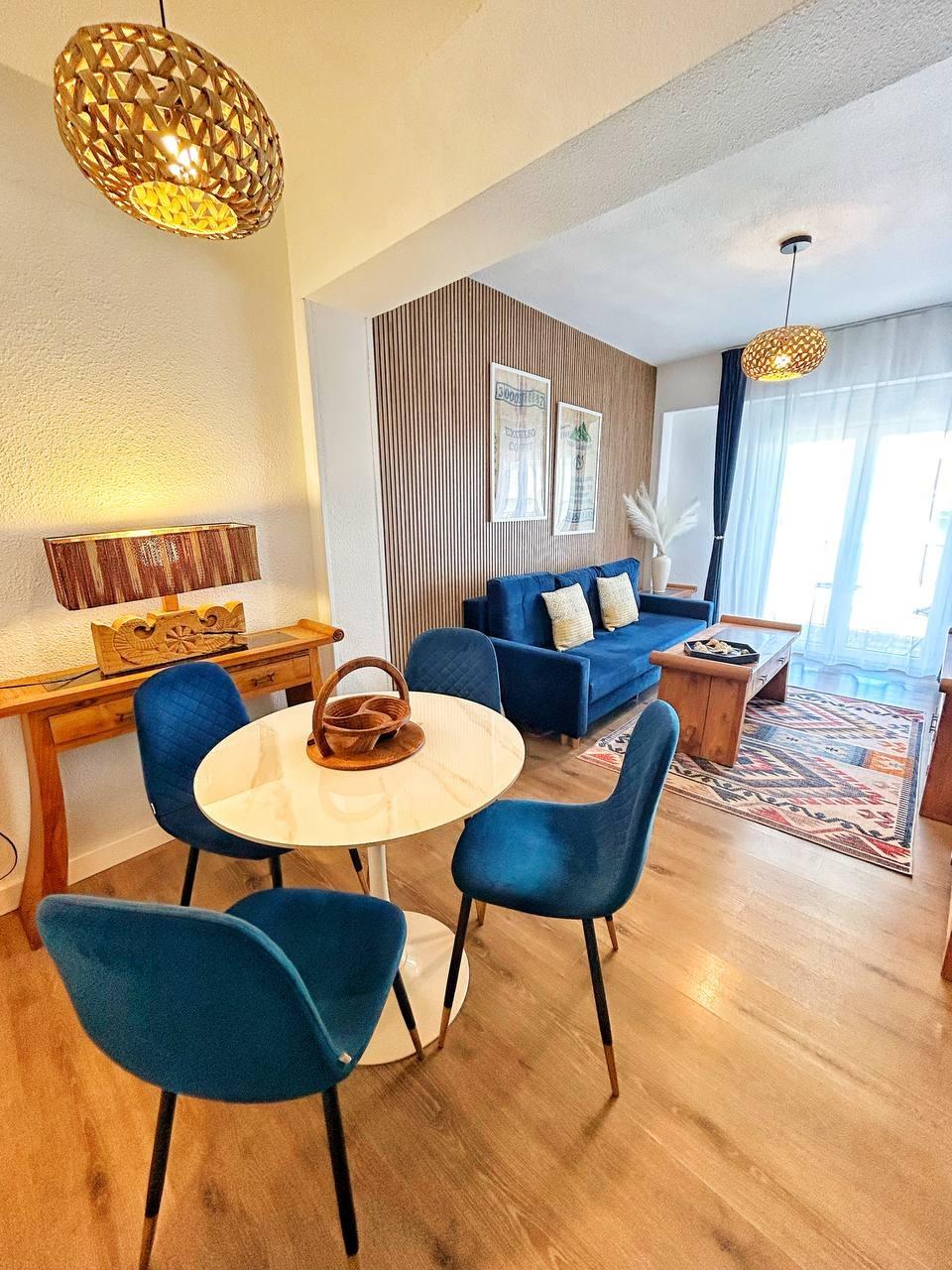 For sale - 3 Bedroom 1 Bathroom Penthouse in Torrevieja - Centro  - Alicante