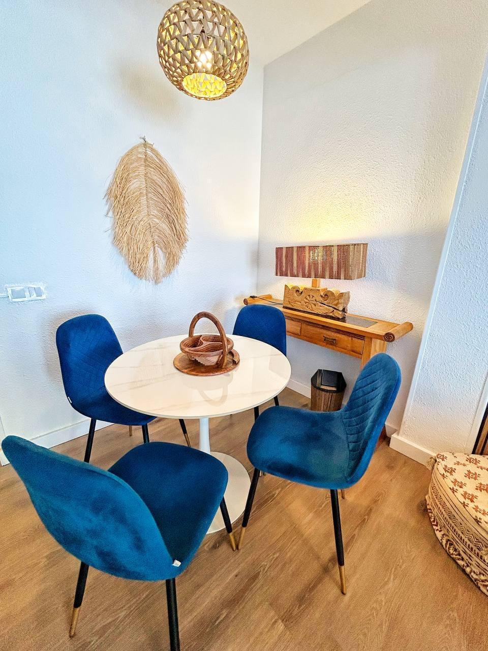 For sale - 3 Bedroom 1 Bathroom Penthouse in Torrevieja - Centro  - Alicante