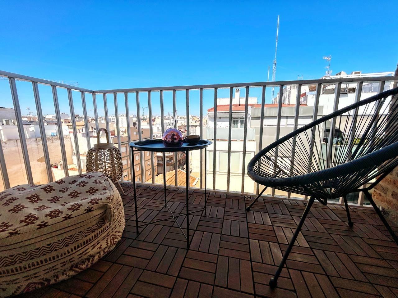 For sale - 3 Bedroom 1 Bathroom Penthouse in Torrevieja - Centro  - Alicante