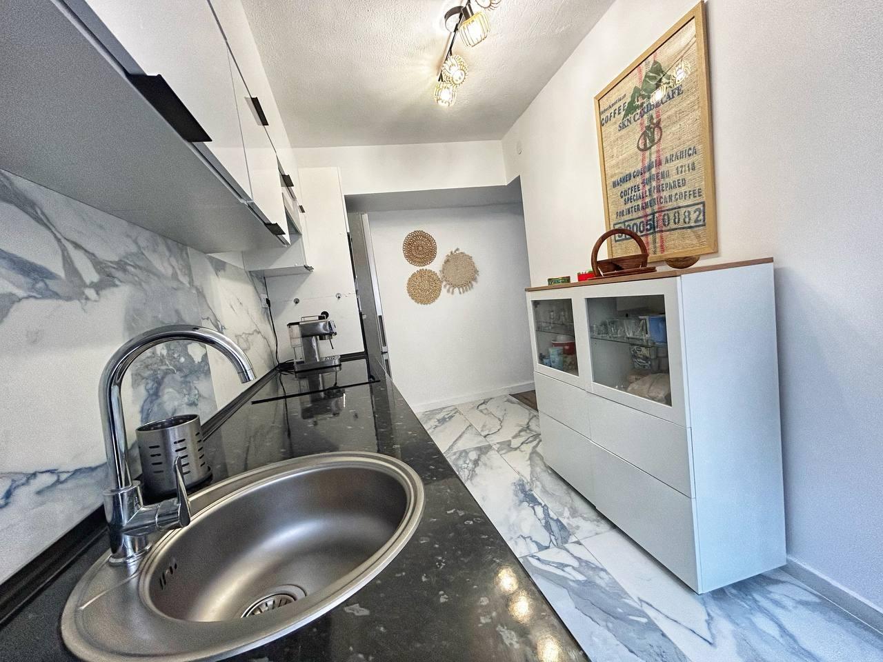 For sale - 3 Bedroom 1 Bathroom Penthouse in Torrevieja - Centro  - Alicante