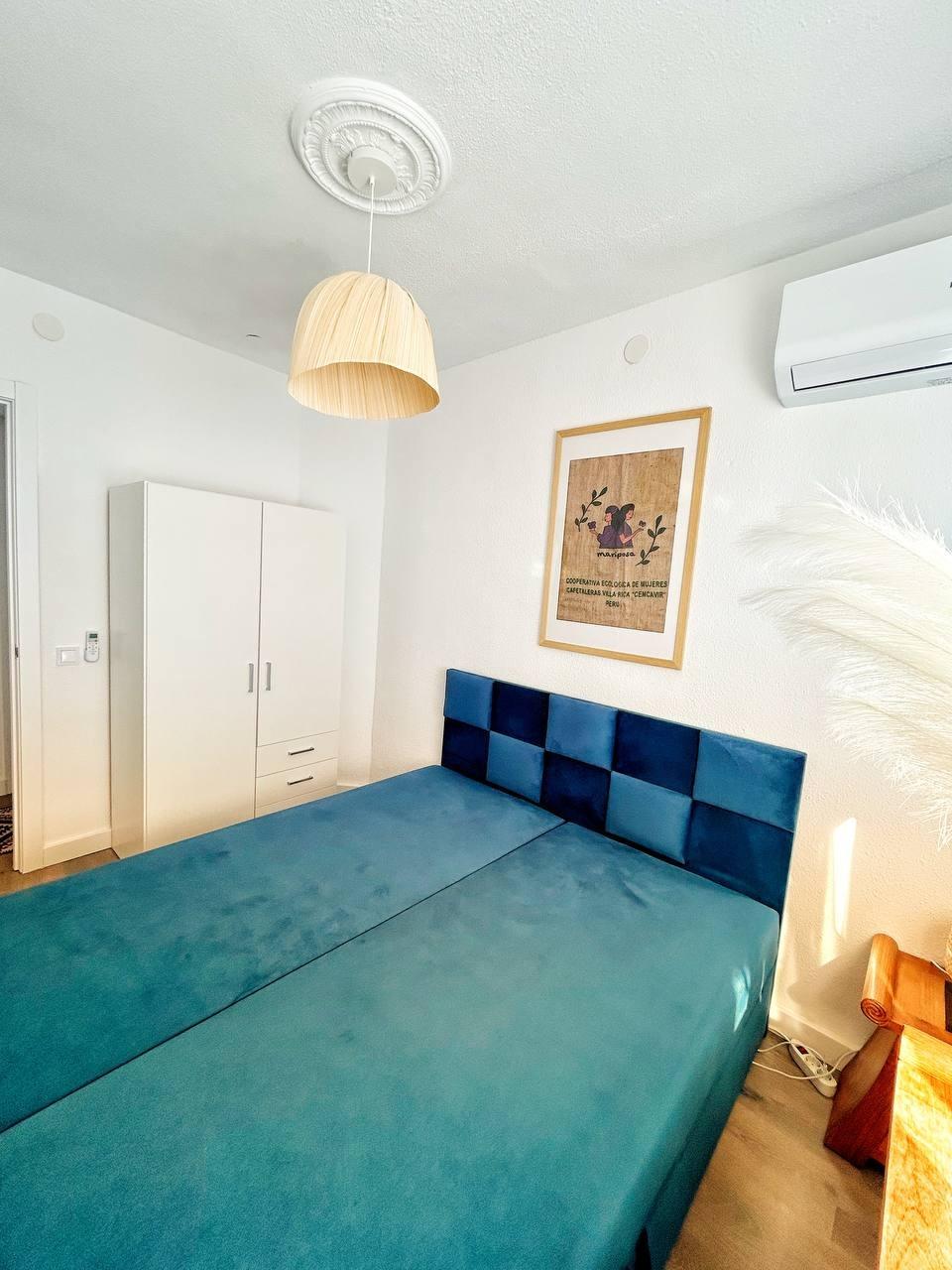 For sale - 3 Bedroom 1 Bathroom Penthouse in Torrevieja - Centro  - Alicante