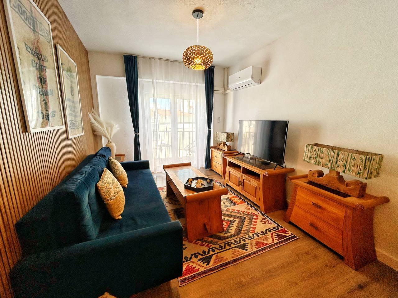 For sale - 3 Bedroom 1 Bathroom Penthouse in Torrevieja - Centro  - Alicante