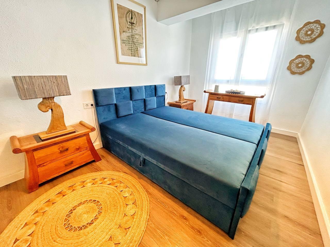 For sale - 3 Bedroom 1 Bathroom Penthouse in Torrevieja - Centro  - Alicante