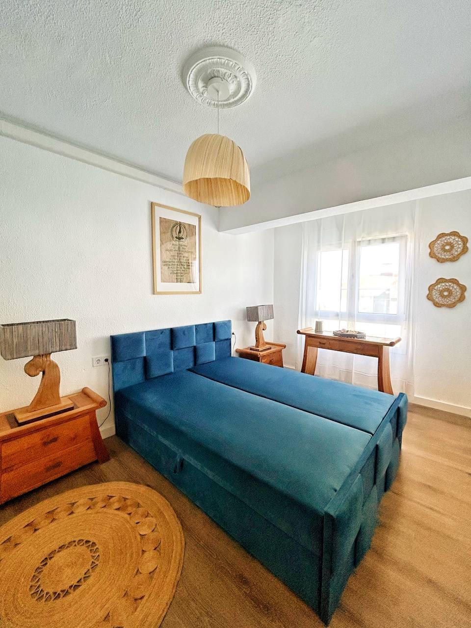 For sale - 3 Bedroom 1 Bathroom Penthouse in Torrevieja - Centro  - Alicante