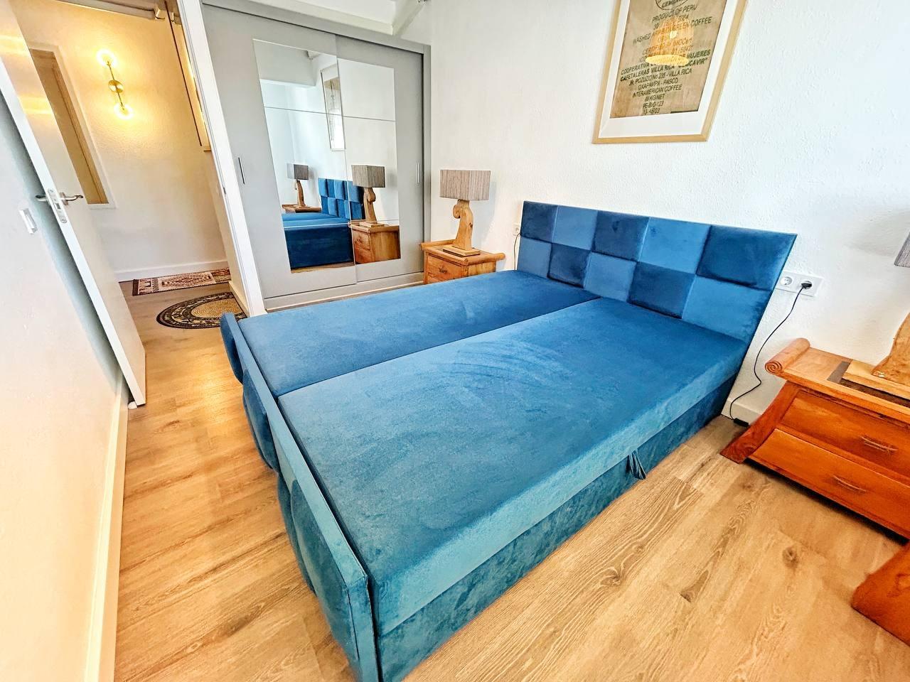 For sale - 3 Bedroom 1 Bathroom Penthouse in Torrevieja - Centro  - Alicante