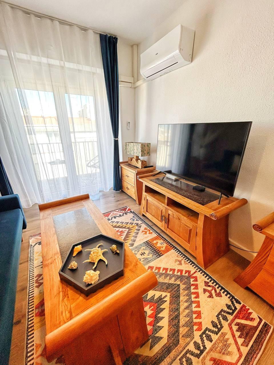 For sale - 3 Bedroom 1 Bathroom Penthouse in Torrevieja - Centro  - Alicante