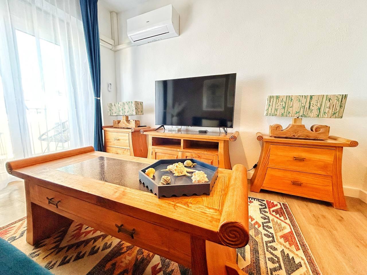 For sale - 3 Bedroom 1 Bathroom Penthouse in Torrevieja - Centro  - Alicante