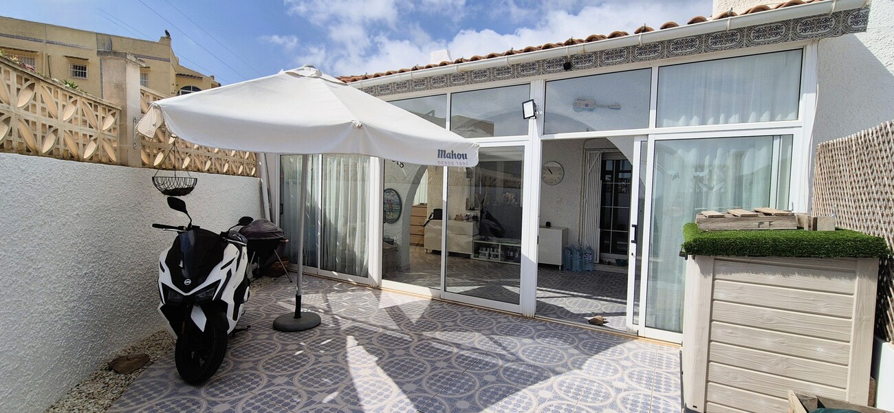 For sale - 2 Bedroom 1 Bathroom Bungalow in Blue Lagoon - Costa Blanca  - Alicante
