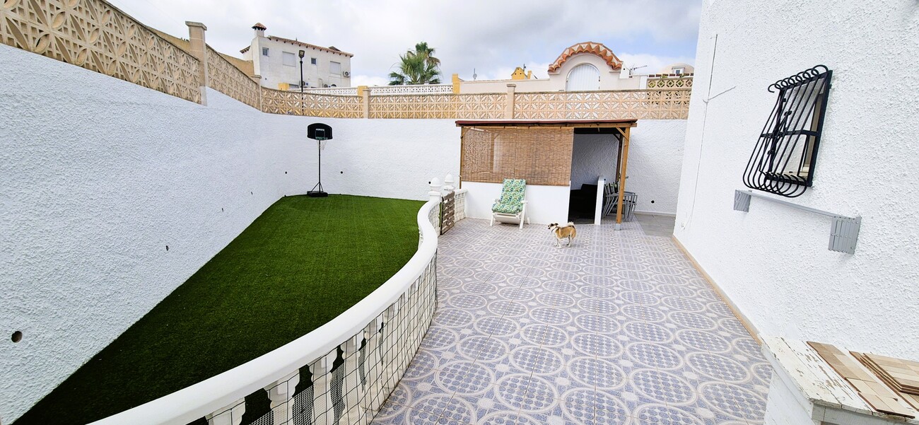 For sale - 2 Bedroom 1 Bathroom Bungalow in Blue Lagoon - Costa Blanca  - Alicante