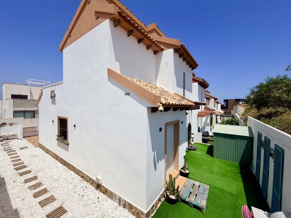 For sale - 3 Bedroom 2 Bathroom Villa in Ciudad Quesada - Costa Blanca  - Alicante
