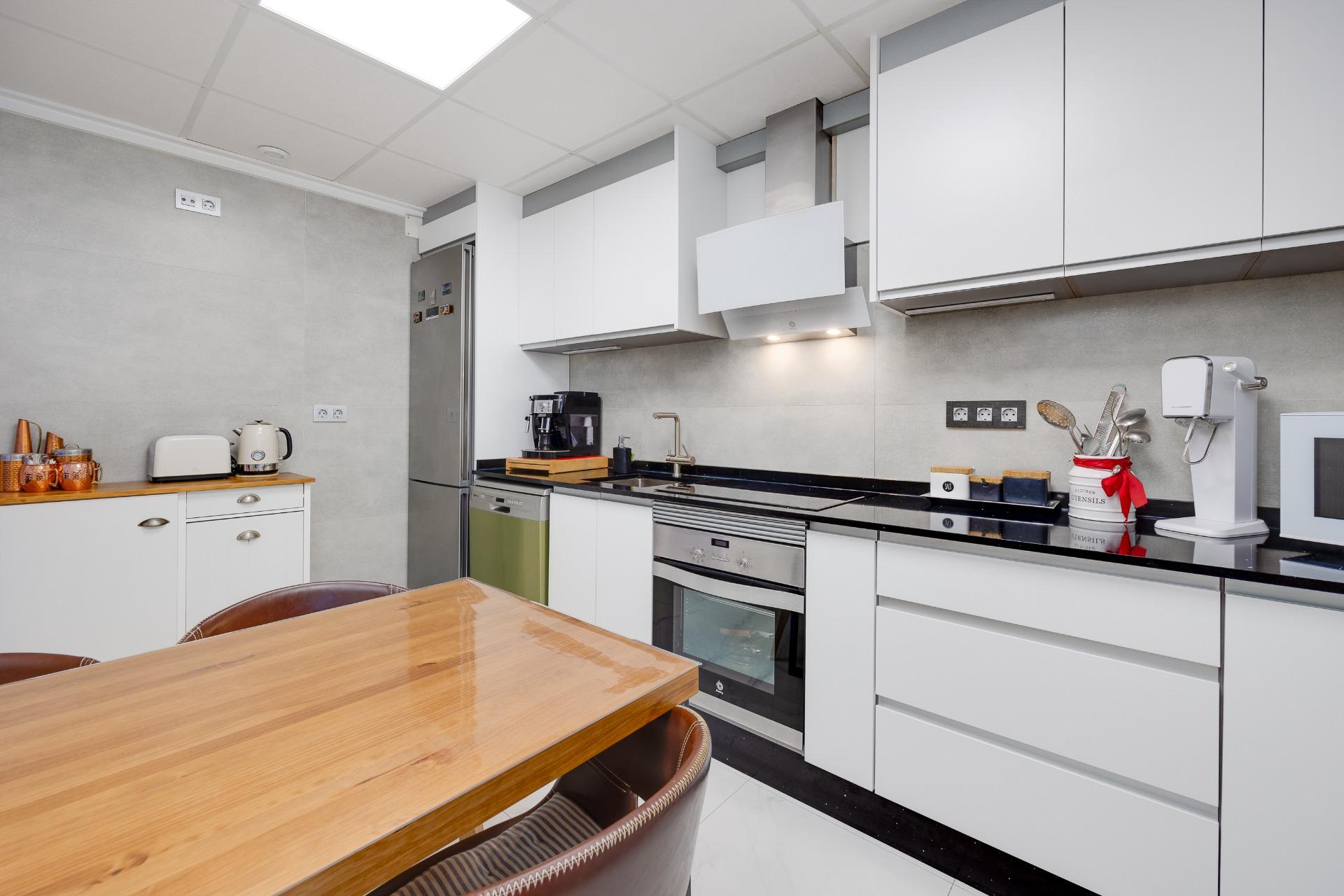 For sale - 2 Bedroom 1 Bathroom Town House in Torrevieja - aguas nuevas  - Alicante