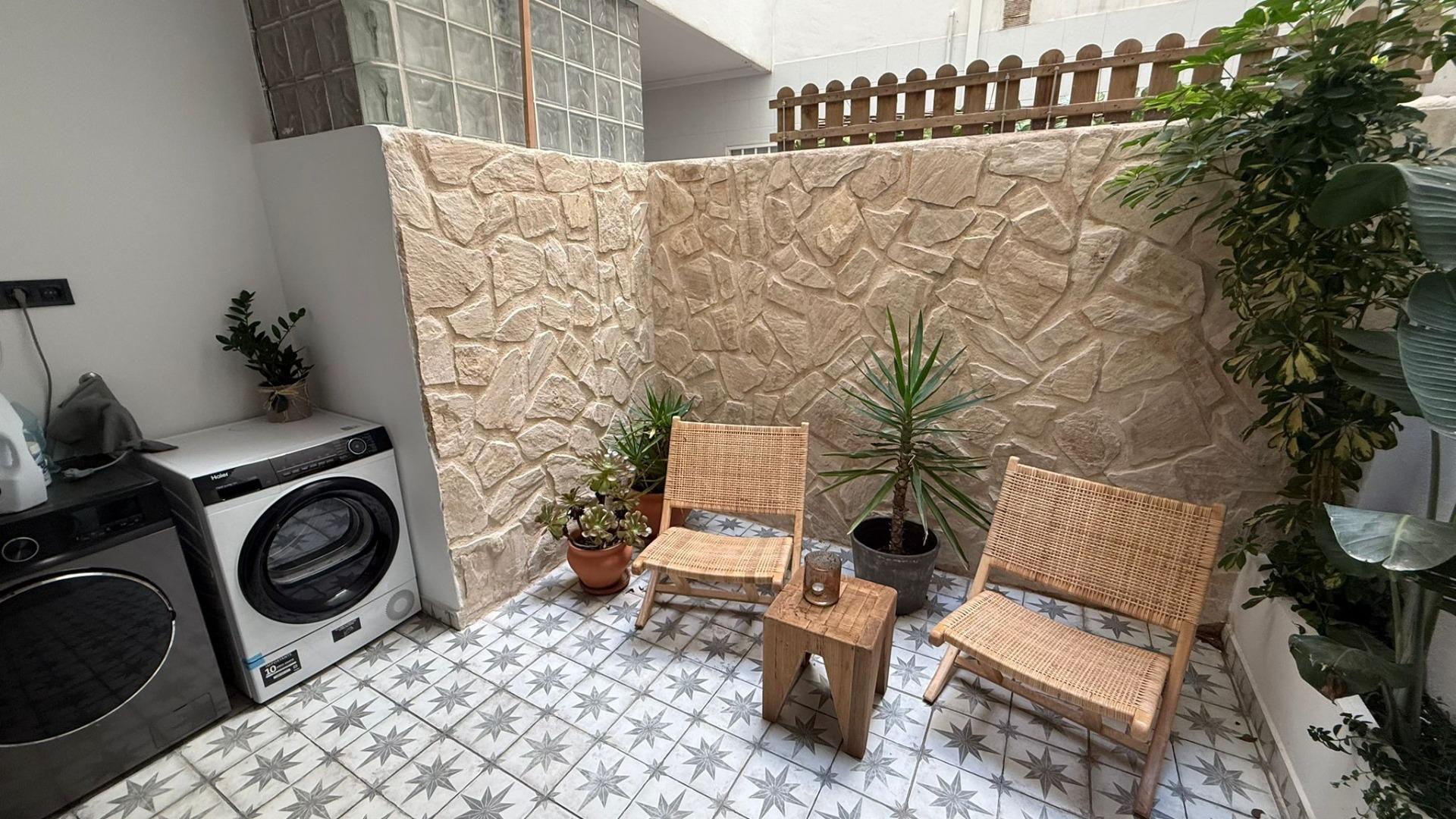 For sale - 2 Bedroom 2 Bathroom Apartment in Torrevieja - Estacion De Autobuses  - Alicante