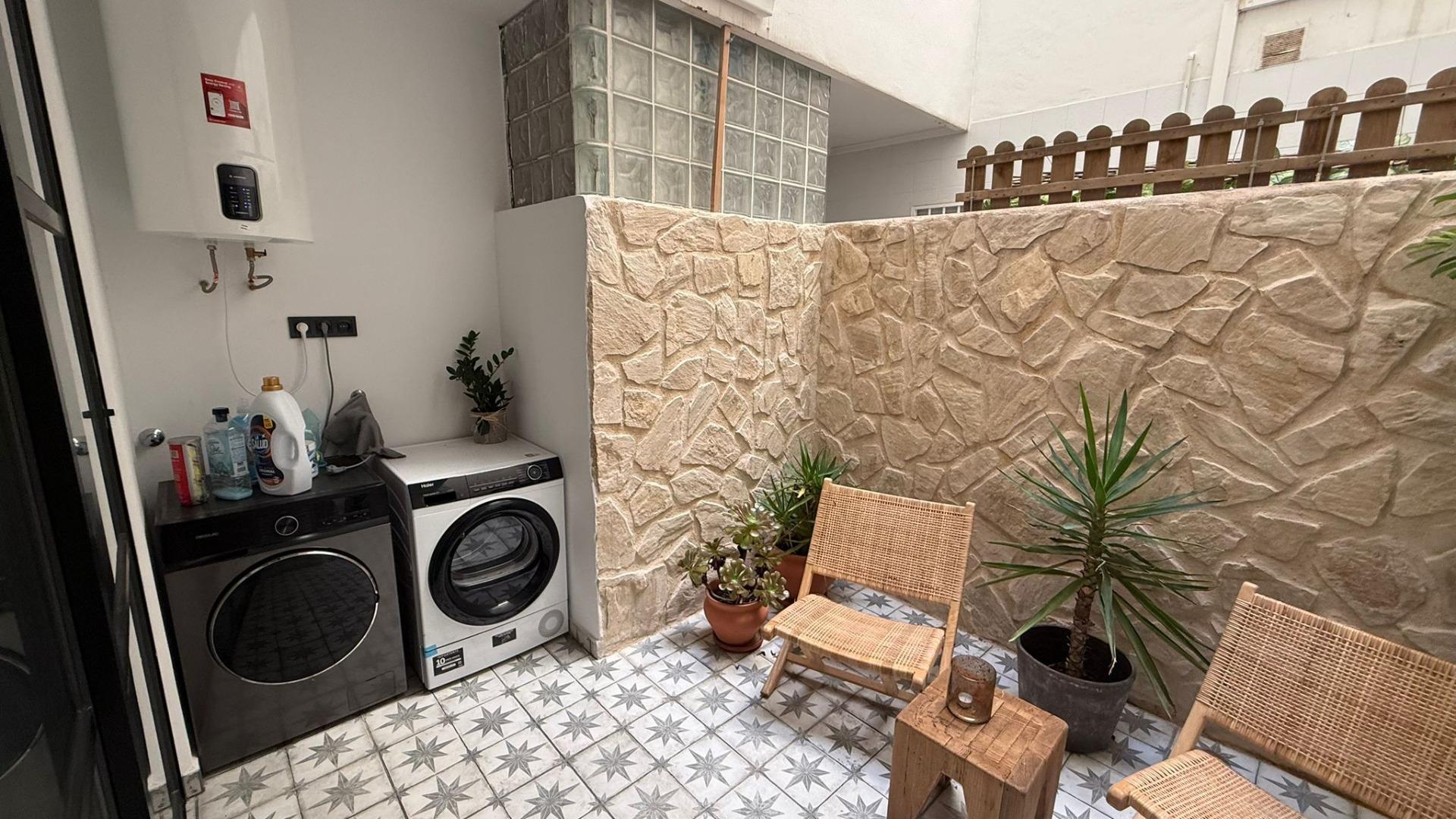 For sale - 2 Bedroom 2 Bathroom Apartment in Torrevieja - Estacion De Autobuses  - Alicante