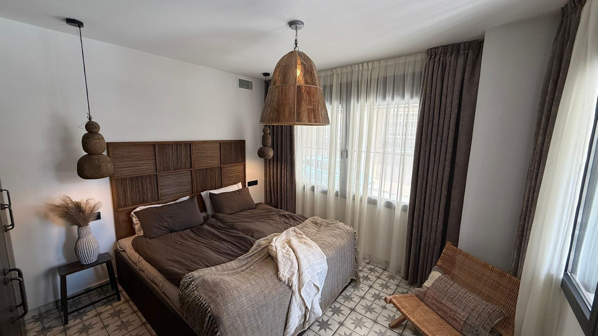 For sale - 2 Bedroom 2 Bathroom Apartment in Torrevieja - Estacion De Autobuses  - Alicante