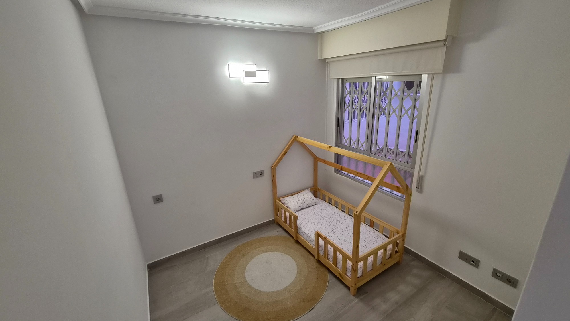 For sale - 3 Bedroom 2 Bathroom Apartment in Torrevieja - Costa Blanca  - Alicante