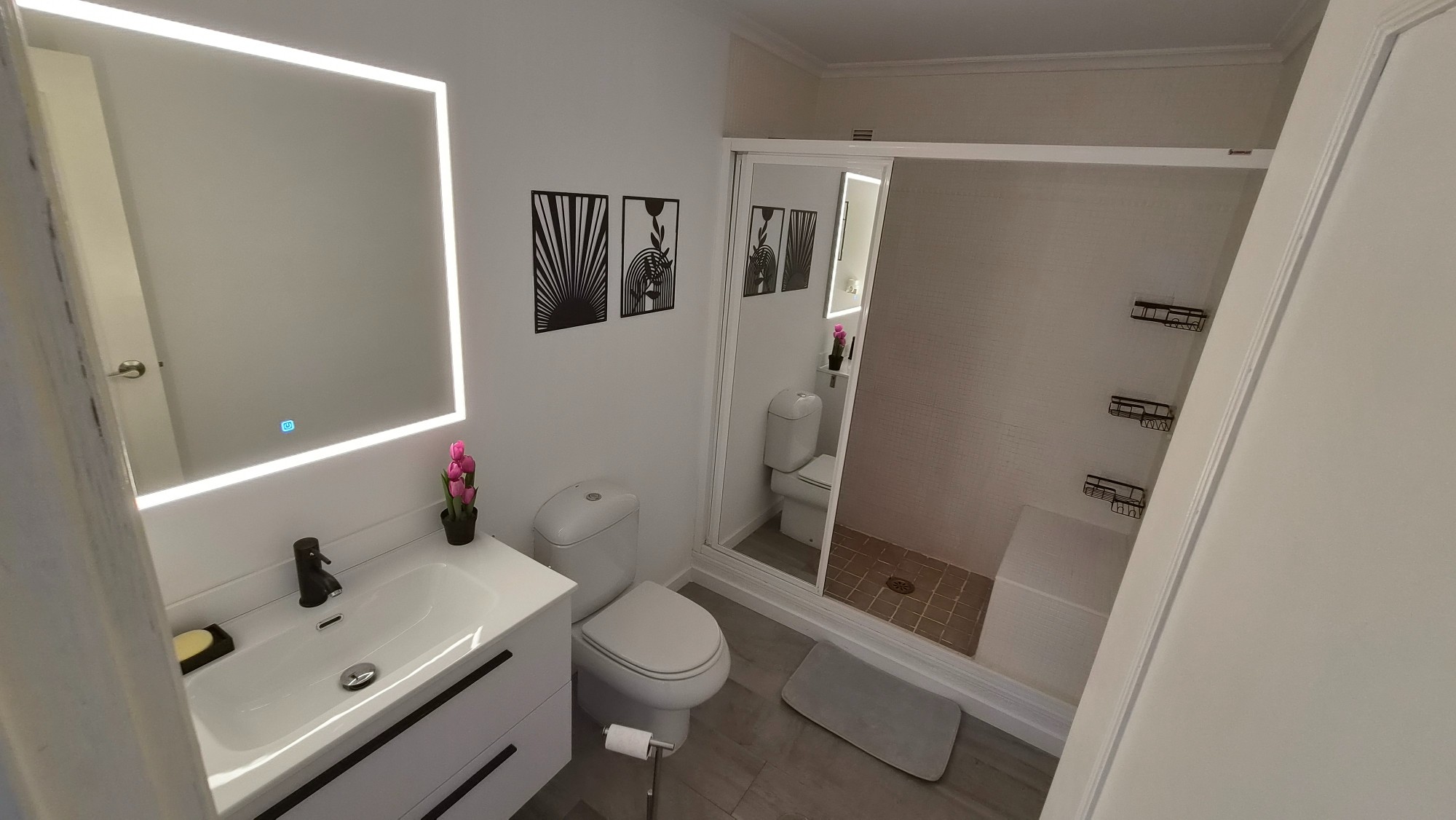 For sale - 3 Bedroom 2 Bathroom Apartment in Torrevieja - Costa Blanca  - Alicante