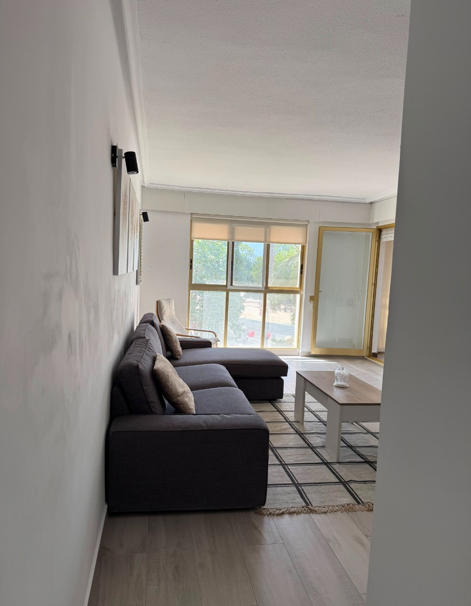 For sale - 3 Bedroom 2 Bathroom Apartment in Torrevieja - Costa Blanca  - Alicante