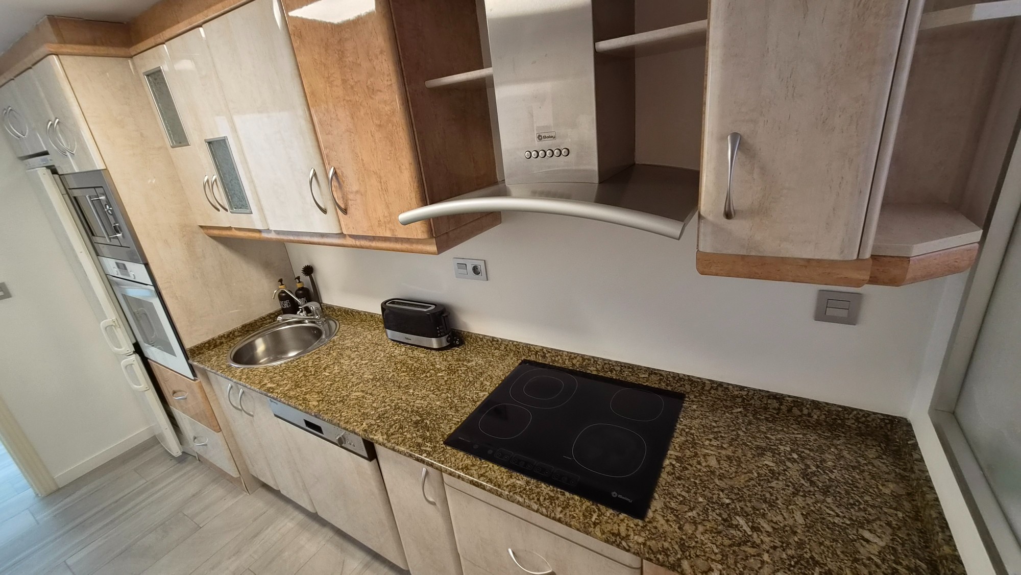 For sale - 3 Bedroom 2 Bathroom Apartment in Torrevieja - Costa Blanca  - Alicante