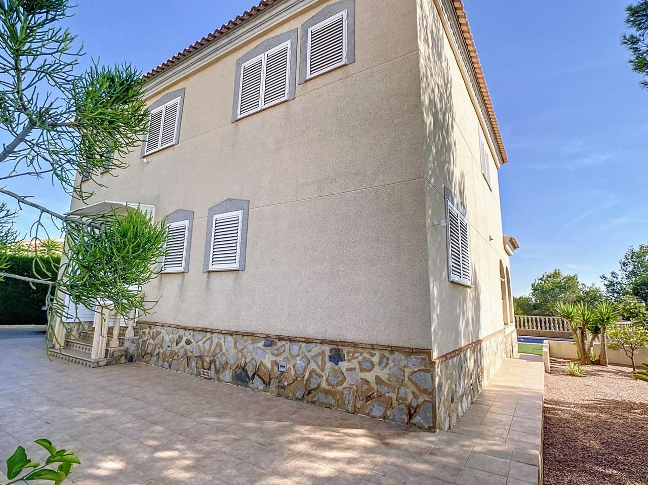 For sale - 3 Bedroom 3 Bathroom Villa in Pinar de Campoverde - Inland  - Alicante