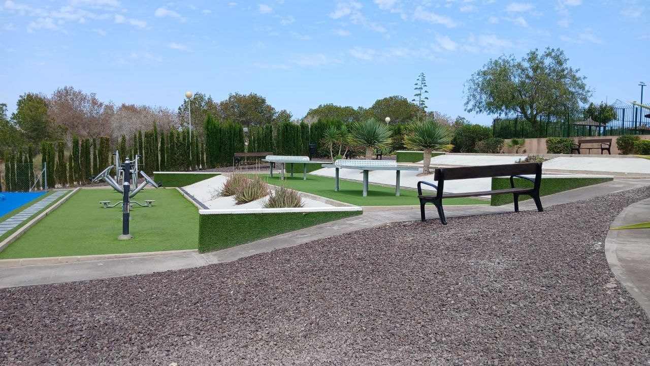 For sale - 6 Bedroom 2 Bathroom Quad House in Torrevieja - Costa Blanca  - Alicante