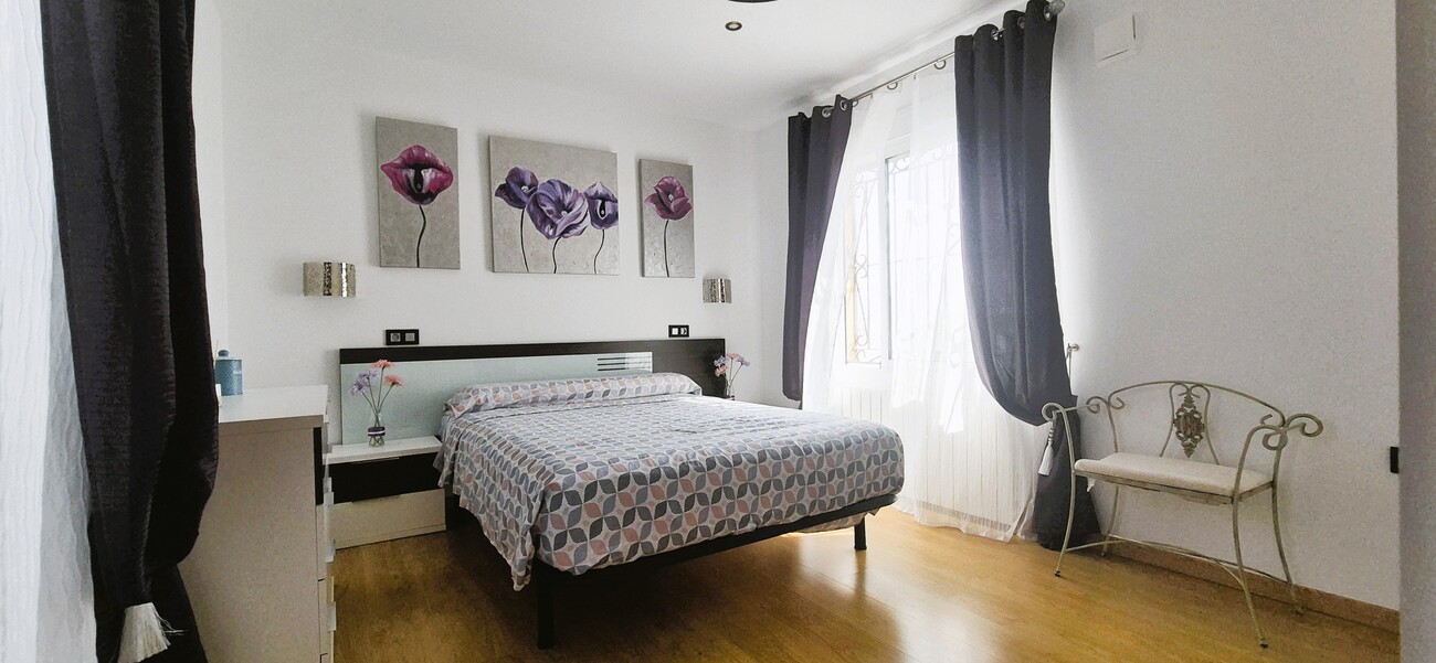 For sale - 6 Bedroom 2 Bathroom Quad House in Torrevieja - Costa Blanca  - Alicante