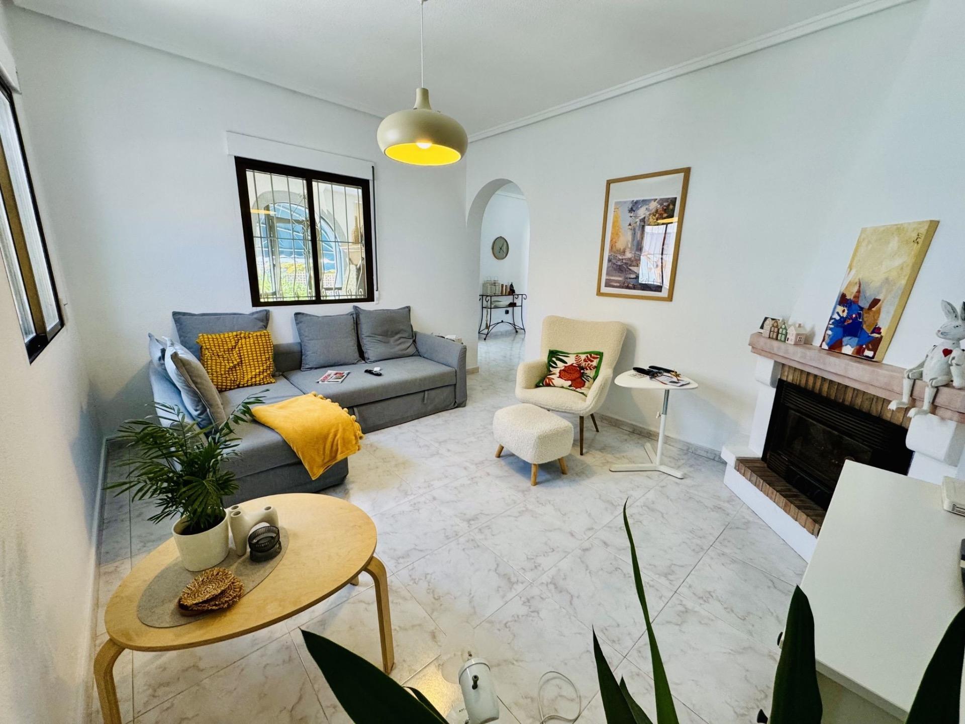 For sale - 2 Bedroom 1 Bathroom Villa in Torrevieja - La Siesta - El Salado - Torreta  - Alicante