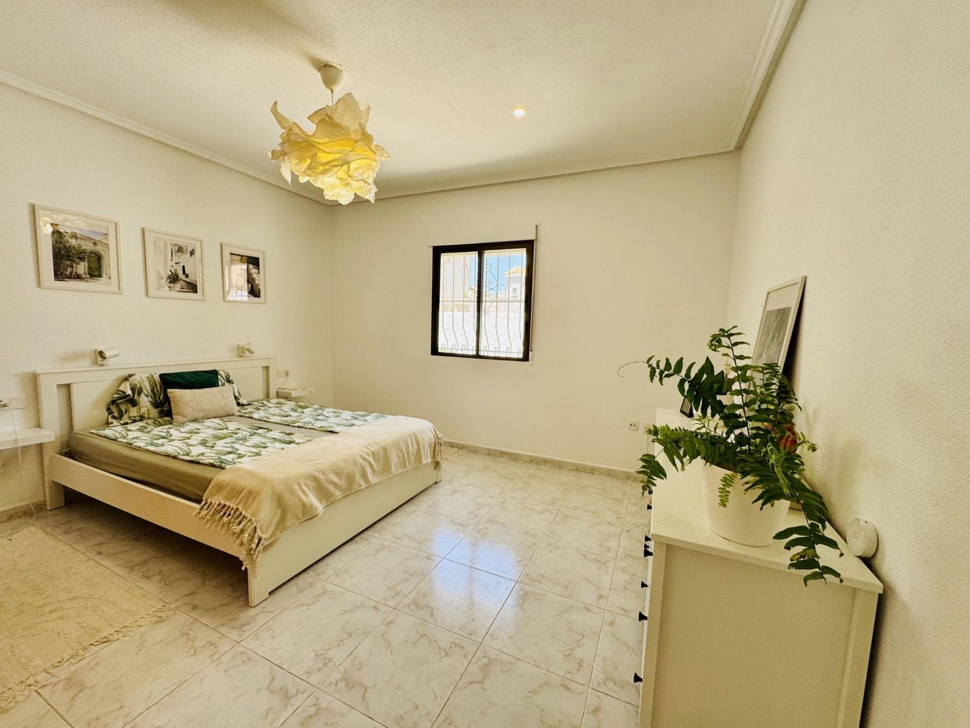 For sale - 2 Bedroom 1 Bathroom Villa in Torrevieja - La Siesta - El Salado - Torreta  - Alicante