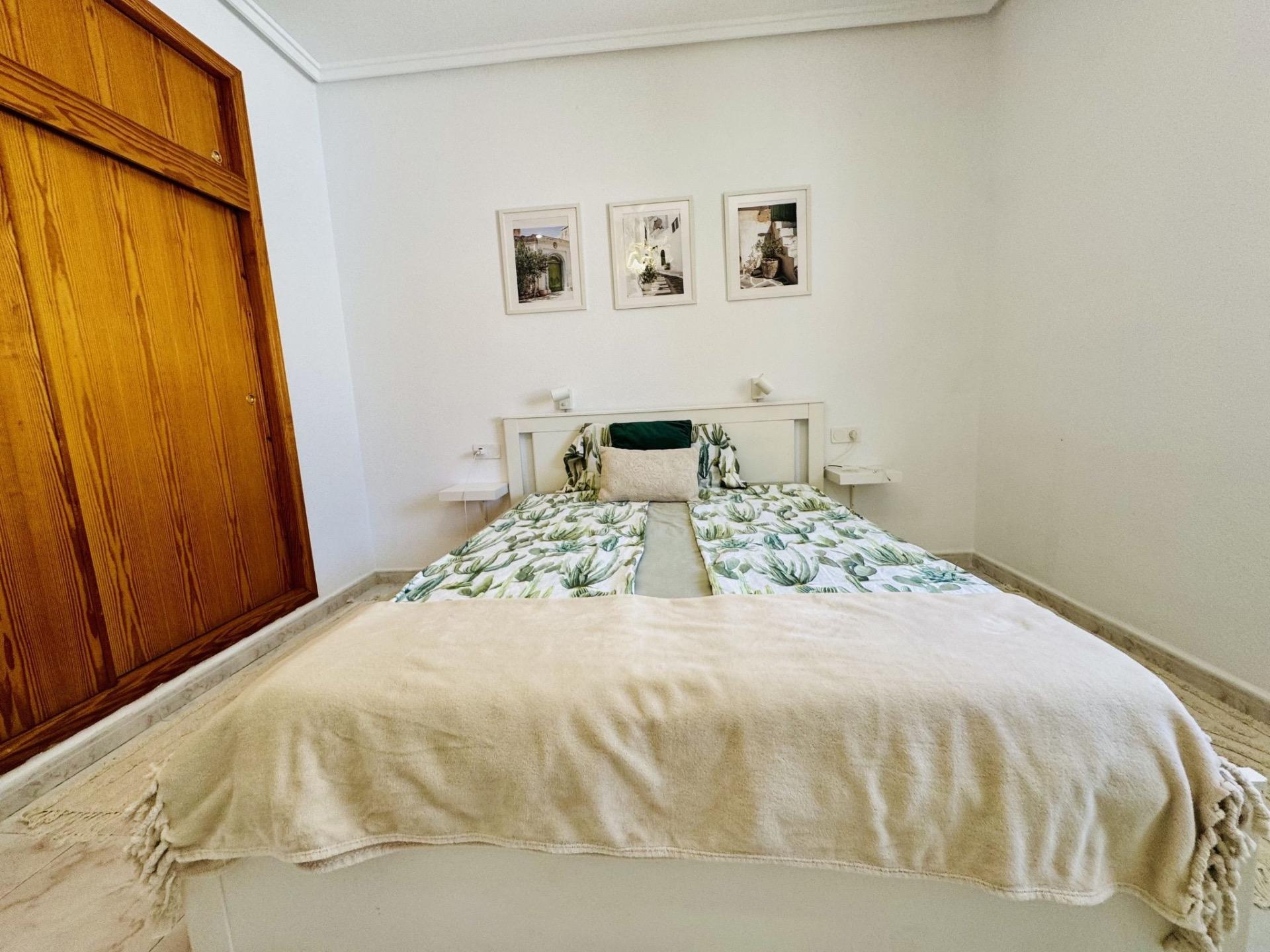For sale - 2 Bedroom 1 Bathroom Villa in Torrevieja - La Siesta - El Salado - Torreta  - Alicante