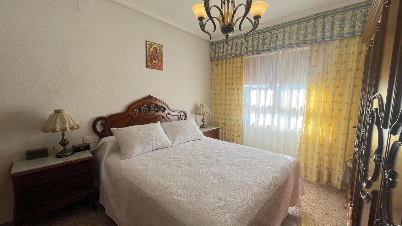 For sale - 4 Bedroom 2 Bathroom Town House in Formentera del Segura - Pueblo 5  - Alicante
