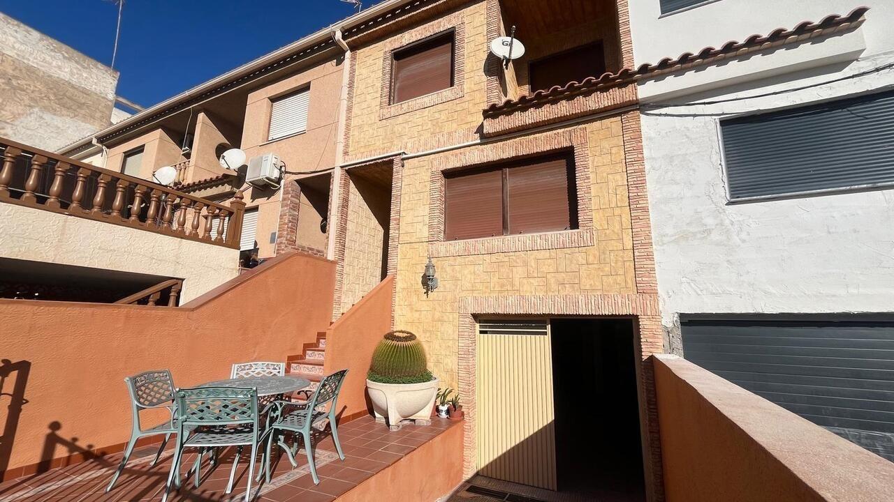 For sale - 4 Bedroom 2 Bathroom Town House in Formentera del Segura - Pueblo 5  - Alicante