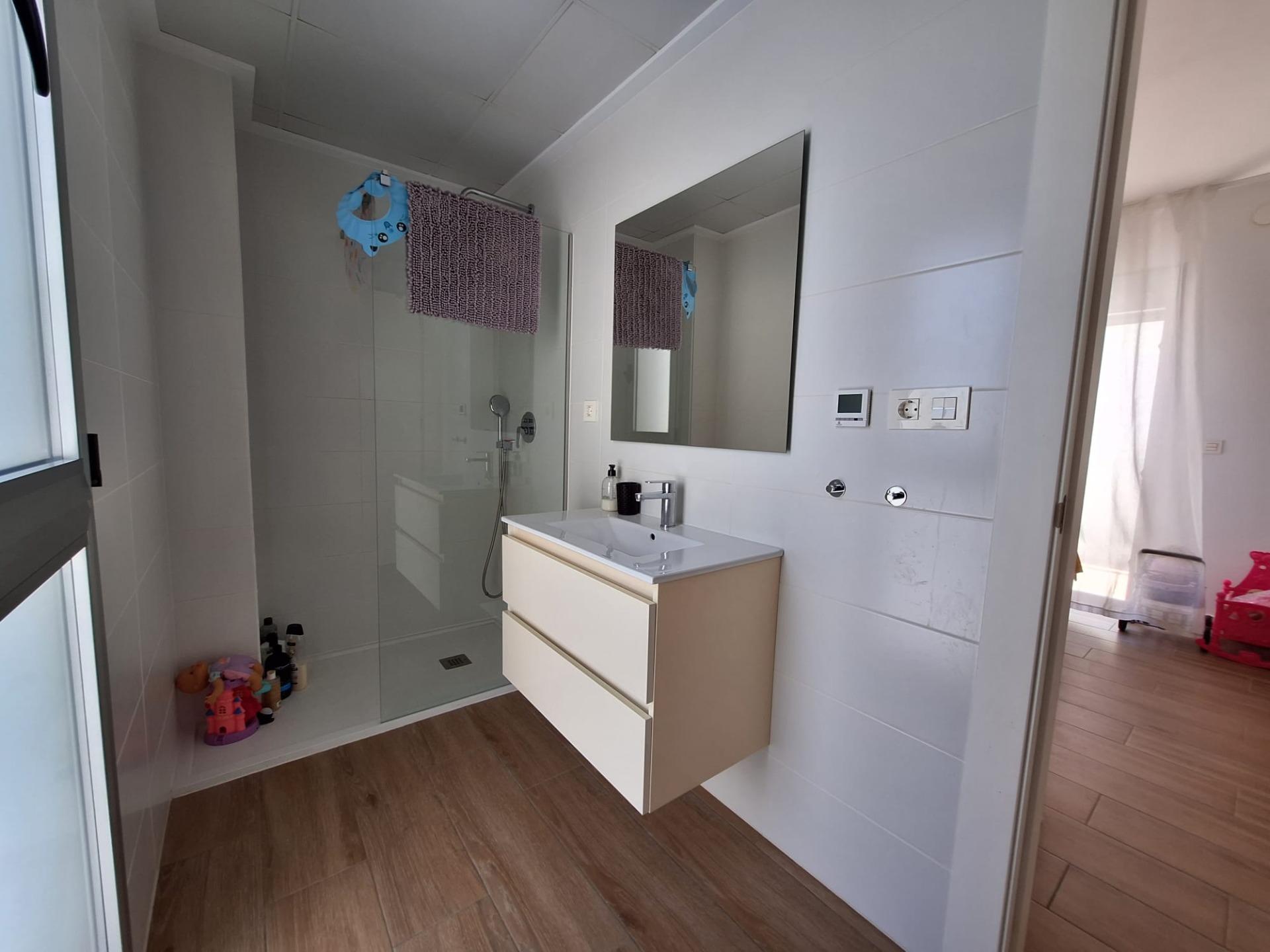 For sale - 3 Bedroom 3 Bathroom Villa in Torrevieja - Los Frutales  - Alicante