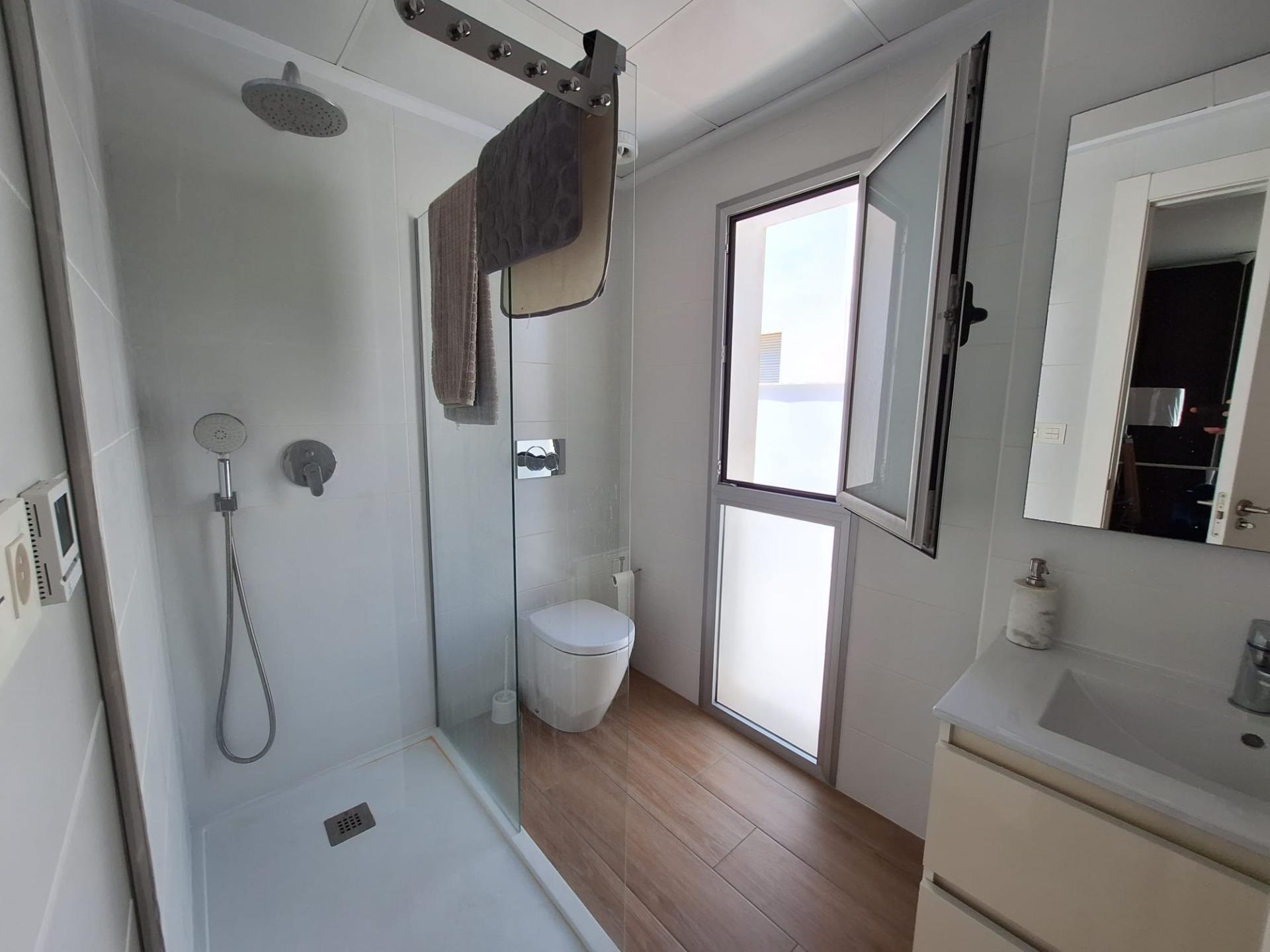 For sale - 3 Bedroom 3 Bathroom Villa in Torrevieja - Los Frutales  - Alicante