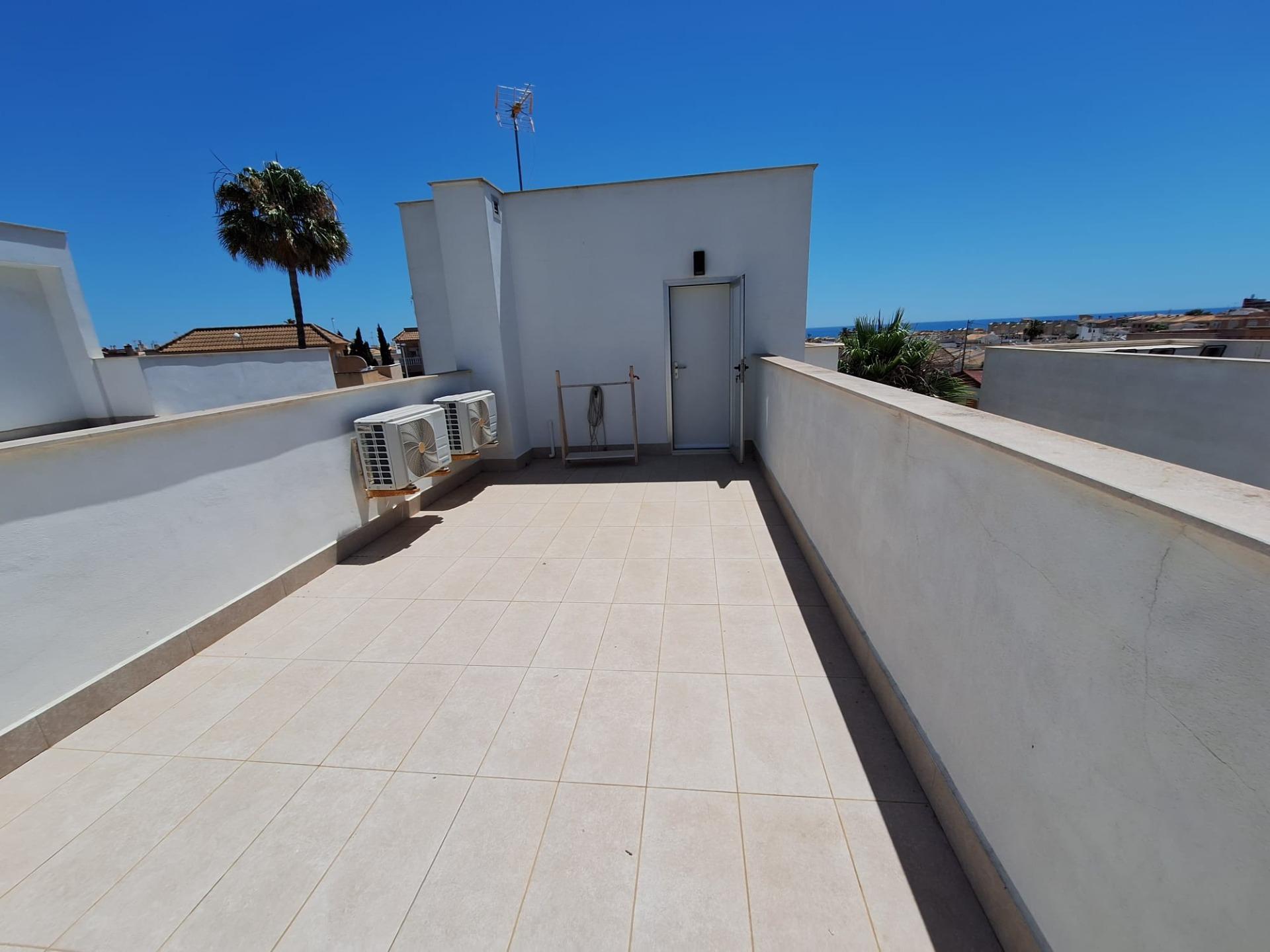 For sale - 3 Bedroom 3 Bathroom Villa in Torrevieja - Los Frutales  - Alicante