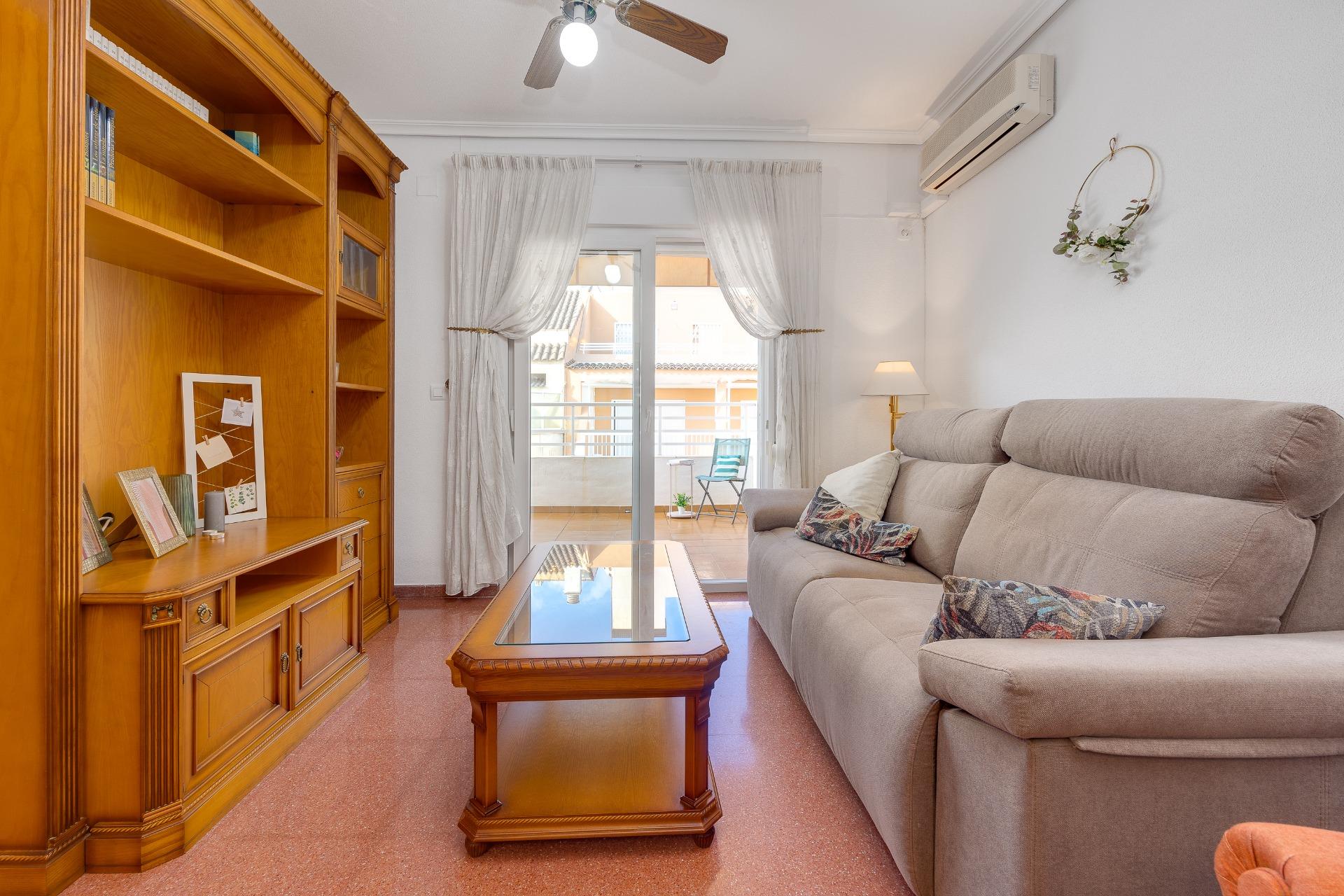 For sale - 2 Bedroom 2 Bathroom Penthouse in Torrevieja - Paseo Maritimo  - Alicante