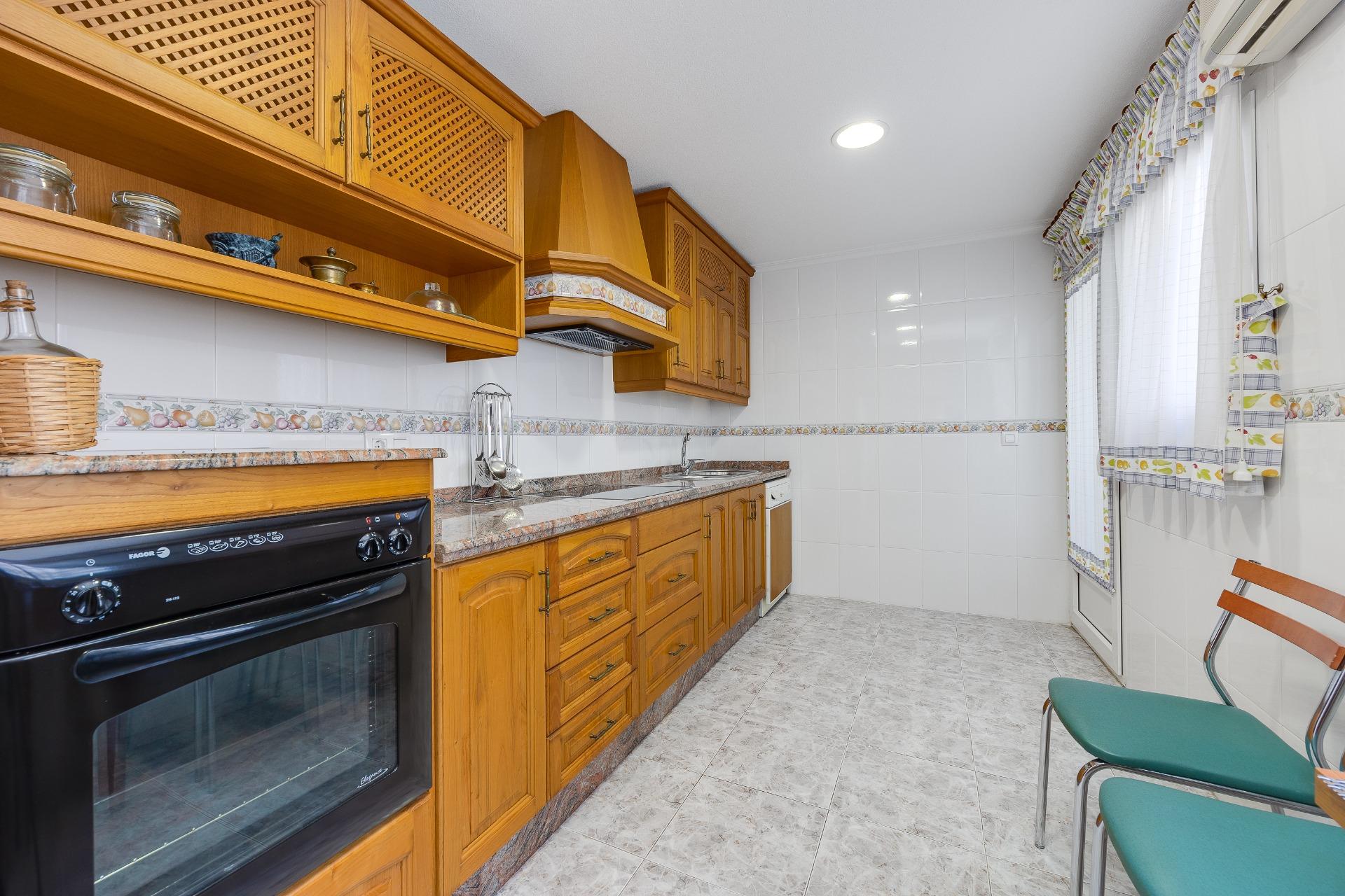 For sale - 2 Bedroom 2 Bathroom Penthouse in Torrevieja - Paseo Maritimo  - Alicante