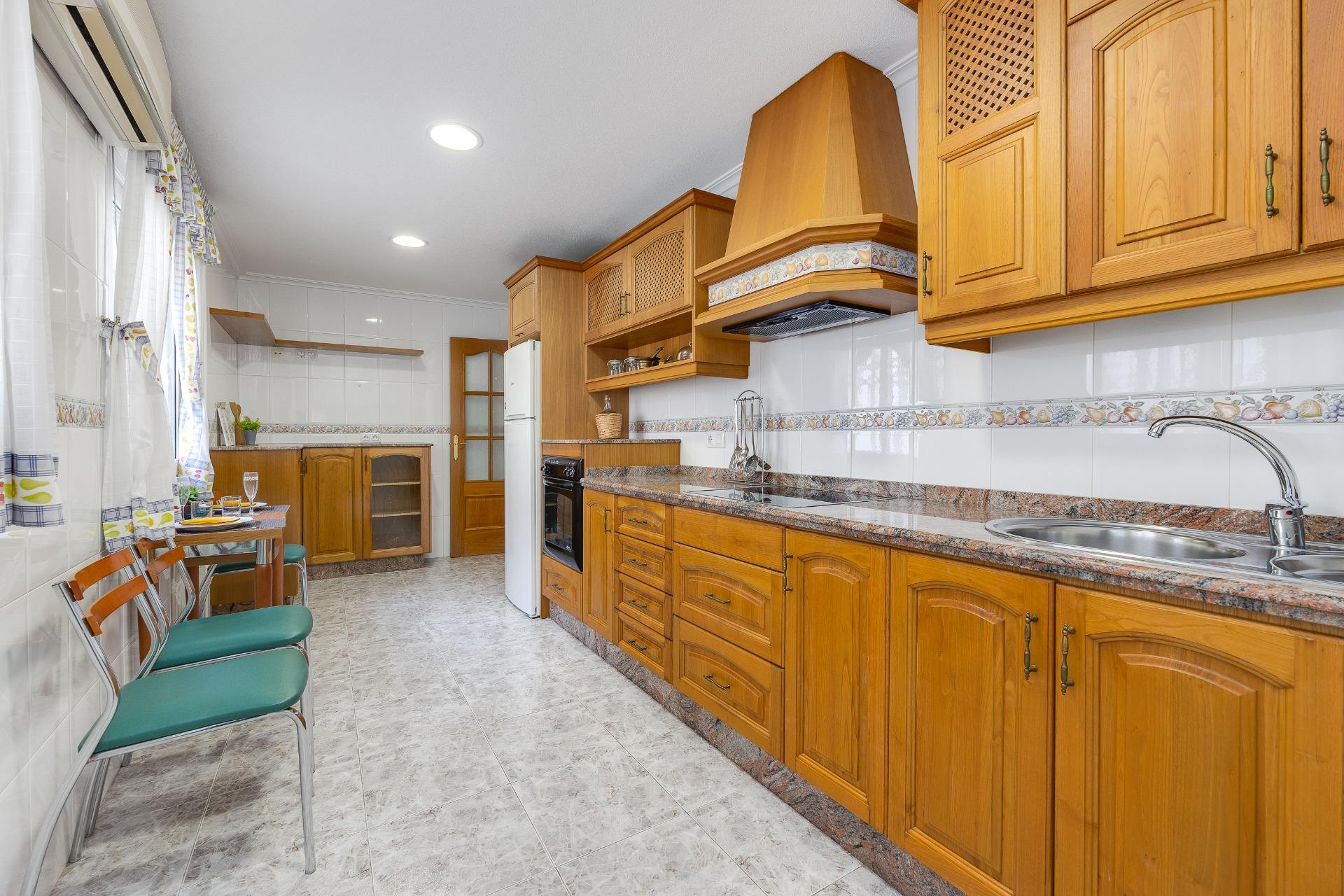 For sale - 2 Bedroom 2 Bathroom Penthouse in Torrevieja - Paseo Maritimo  - Alicante