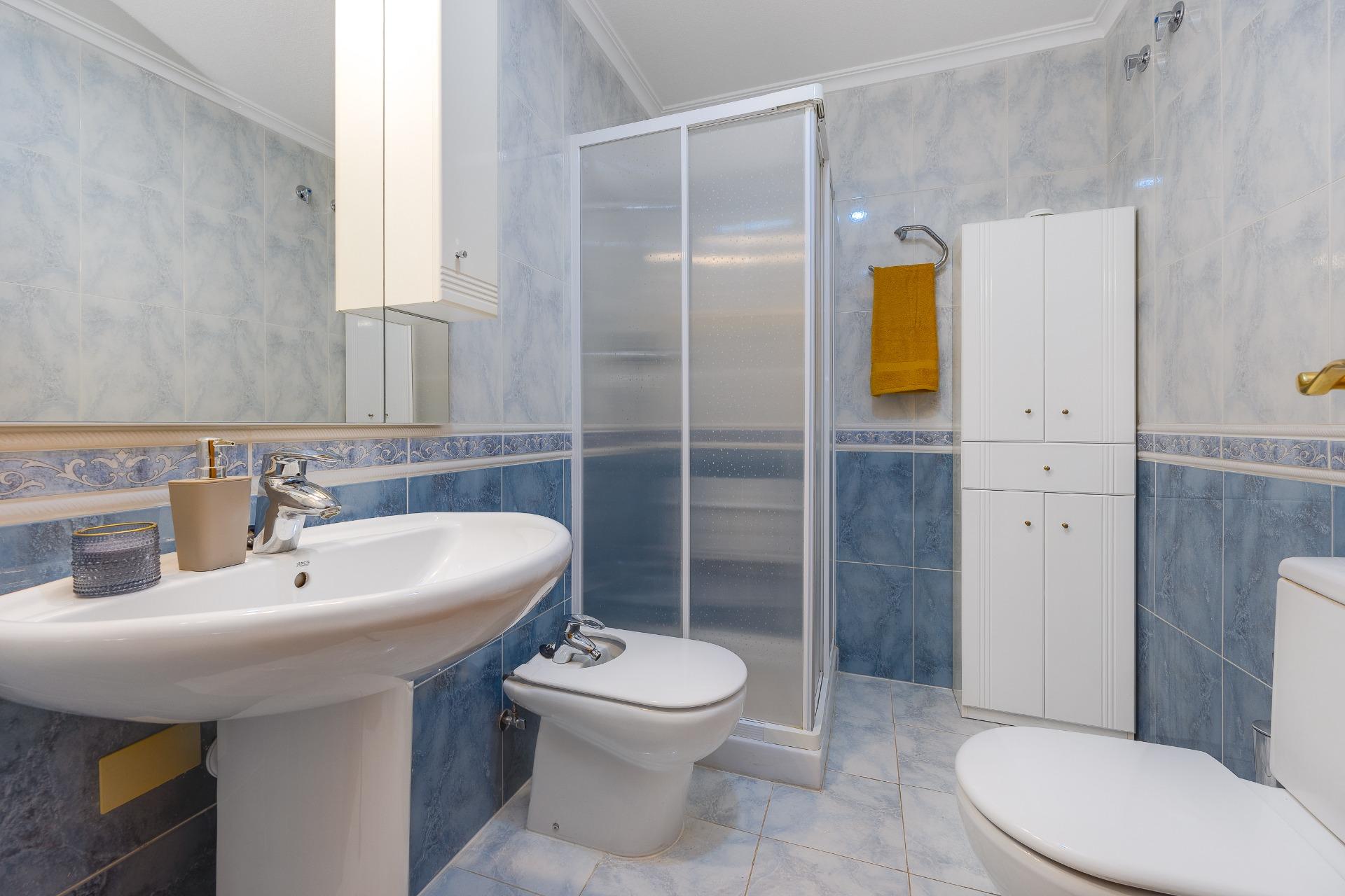 For sale - 2 Bedroom 2 Bathroom Penthouse in Torrevieja - Paseo Maritimo  - Alicante