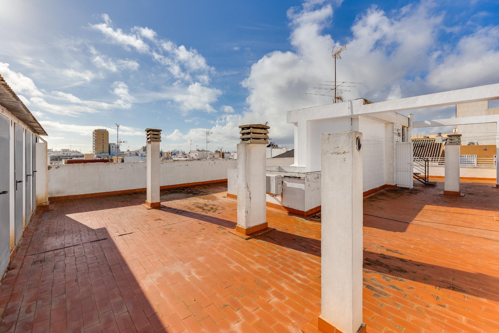 For sale - 2 Bedroom 2 Bathroom Penthouse in Torrevieja - Paseo Maritimo  - Alicante