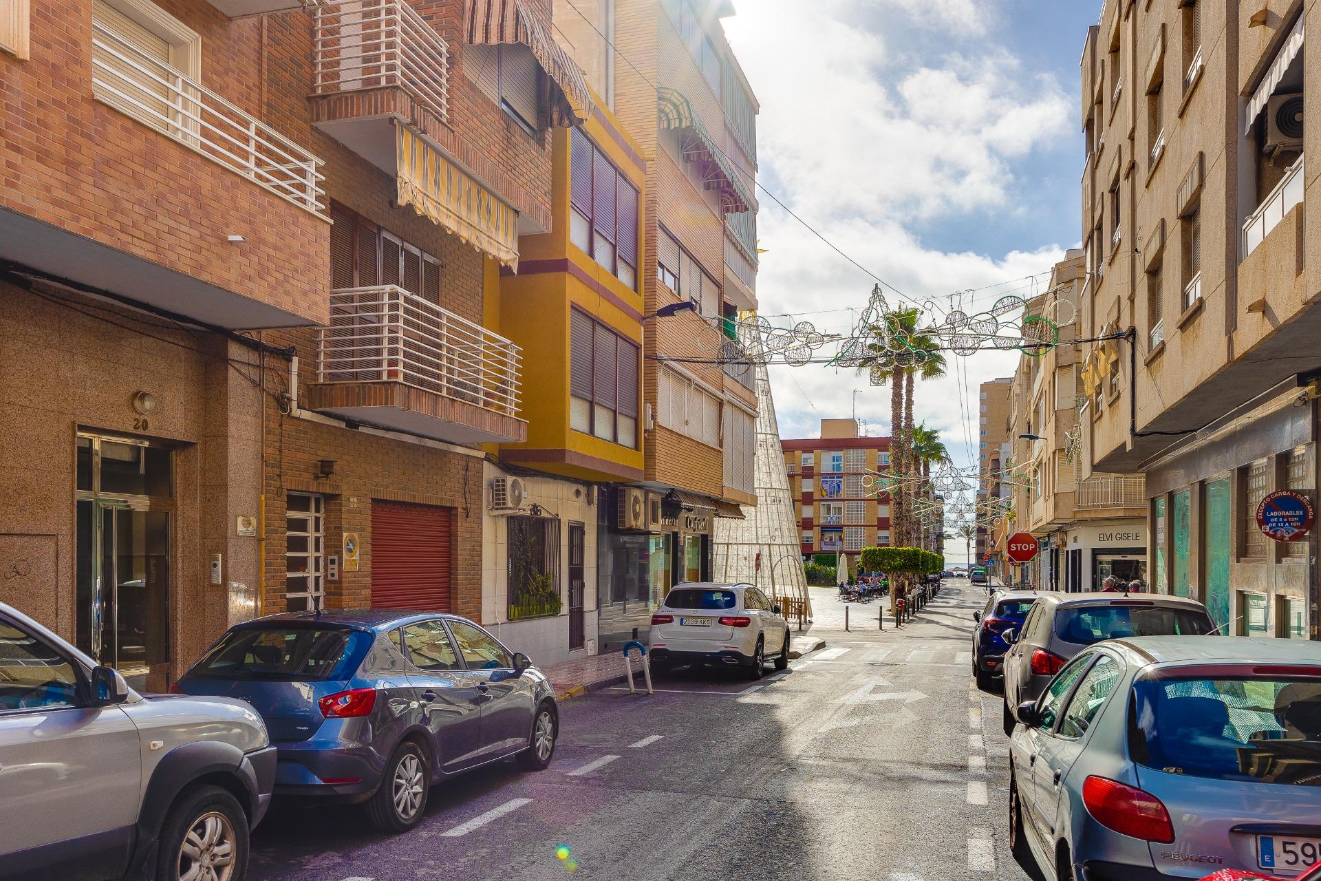 For sale - 2 Bedroom 2 Bathroom Penthouse in Torrevieja - Paseo Maritimo  - Alicante