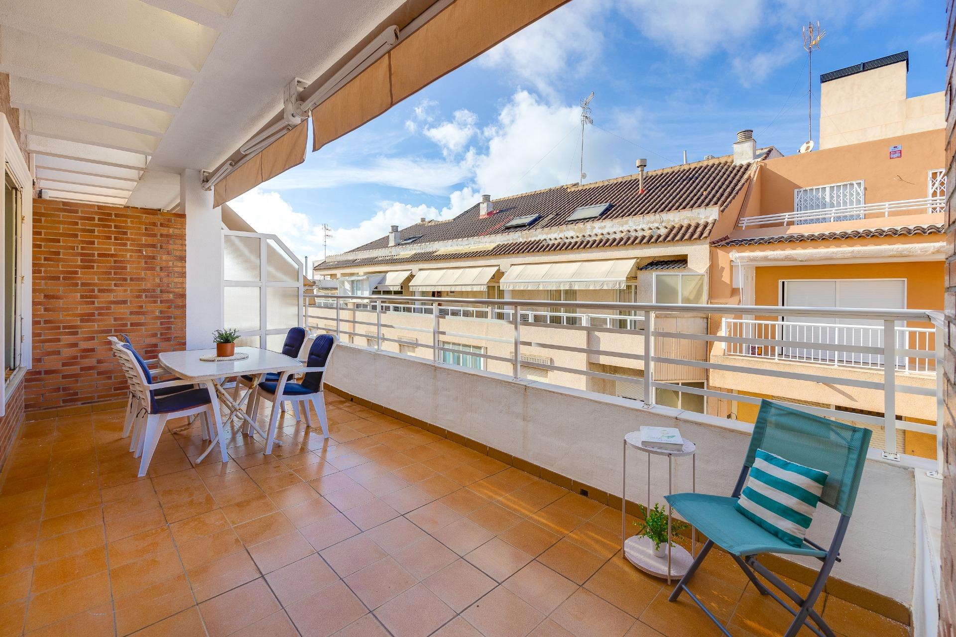 For sale - 2 Bedroom 2 Bathroom Penthouse in Torrevieja - Paseo Maritimo  - Alicante