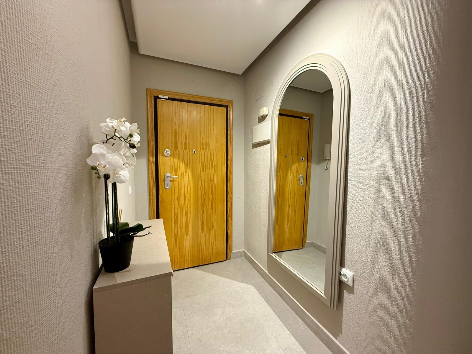 For sale - 2 Bedroom 1 Bathroom Apartment in Torrevieja - Playa Del Cura  - Alicante