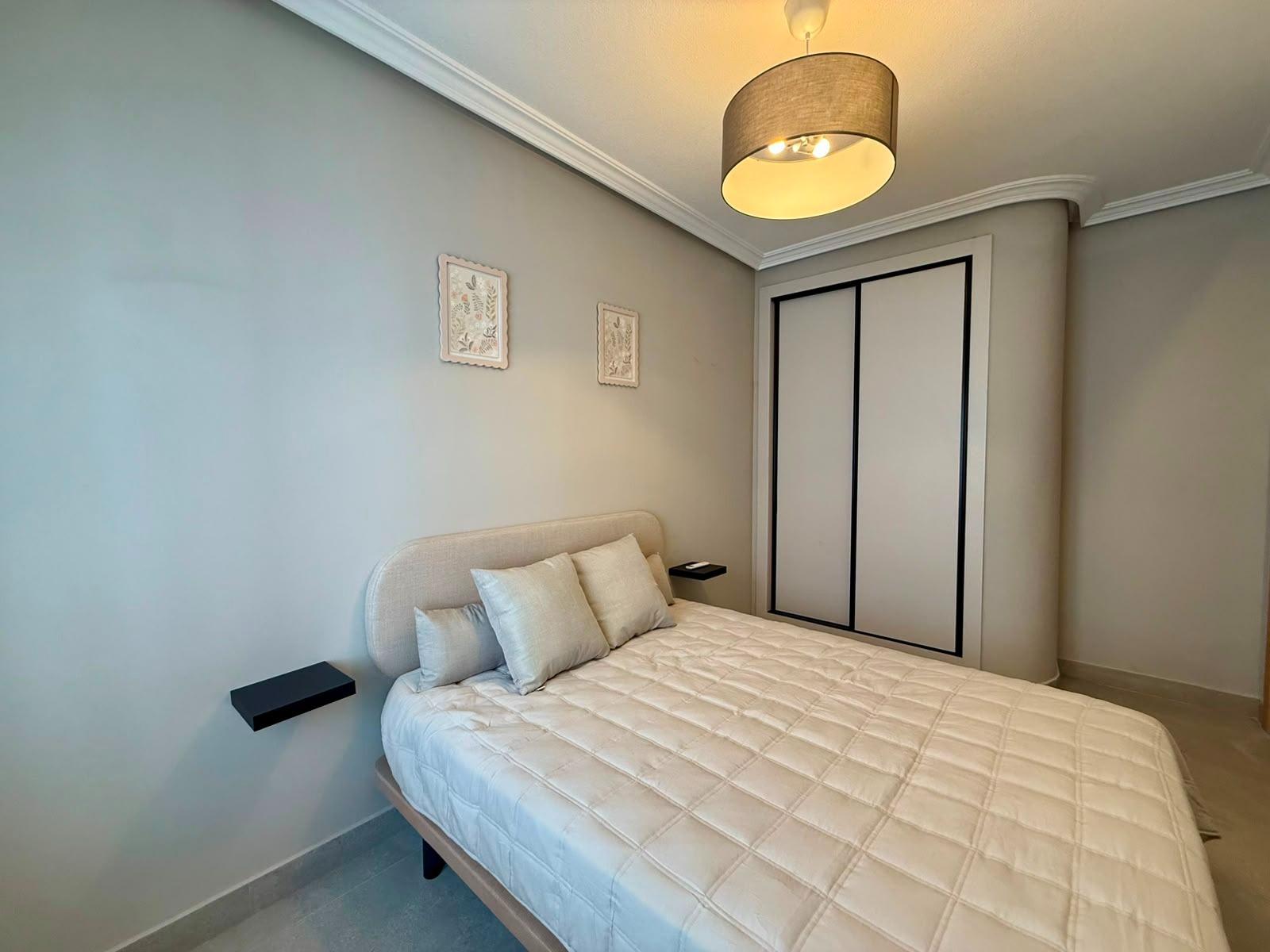 For sale - 2 Bedroom 1 Bathroom Apartment in Torrevieja - Playa Del Cura  - Alicante