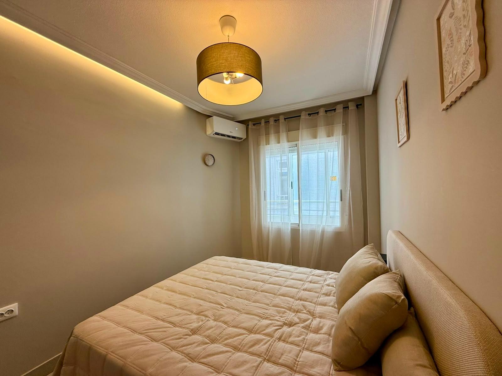 For sale - 2 Bedroom 1 Bathroom Apartment in Torrevieja - Playa Del Cura  - Alicante