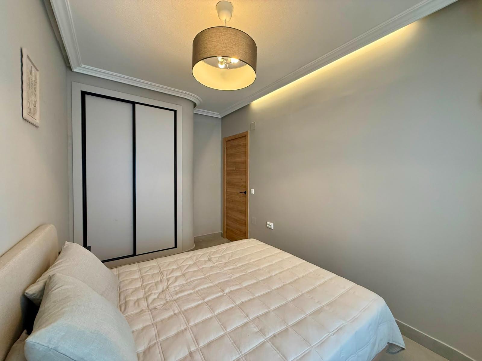 For sale - 2 Bedroom 1 Bathroom Apartment in Torrevieja - Playa Del Cura  - Alicante