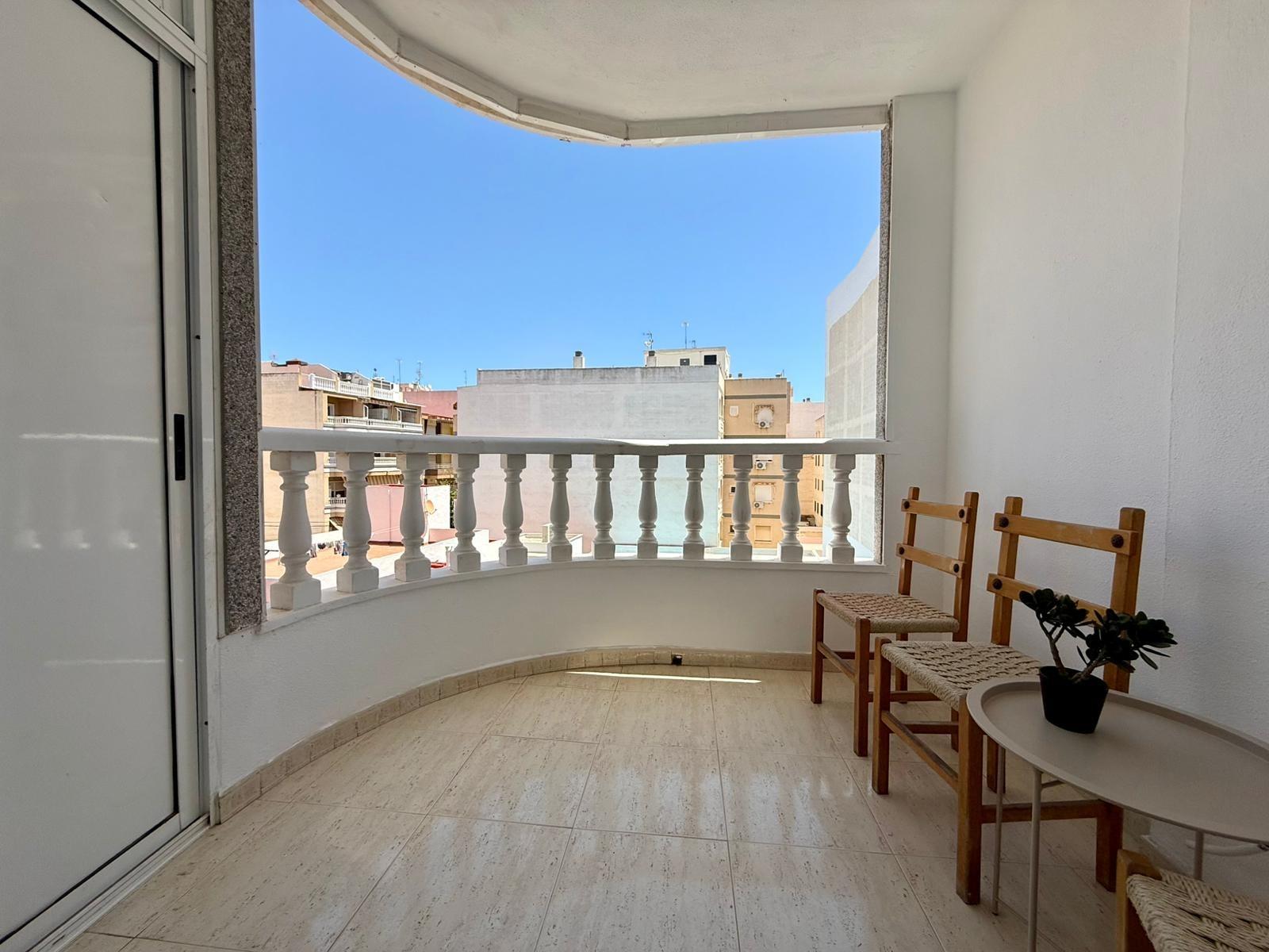 For sale - 2 Bedroom 1 Bathroom Apartment in Torrevieja - Playa Del Cura  - Alicante