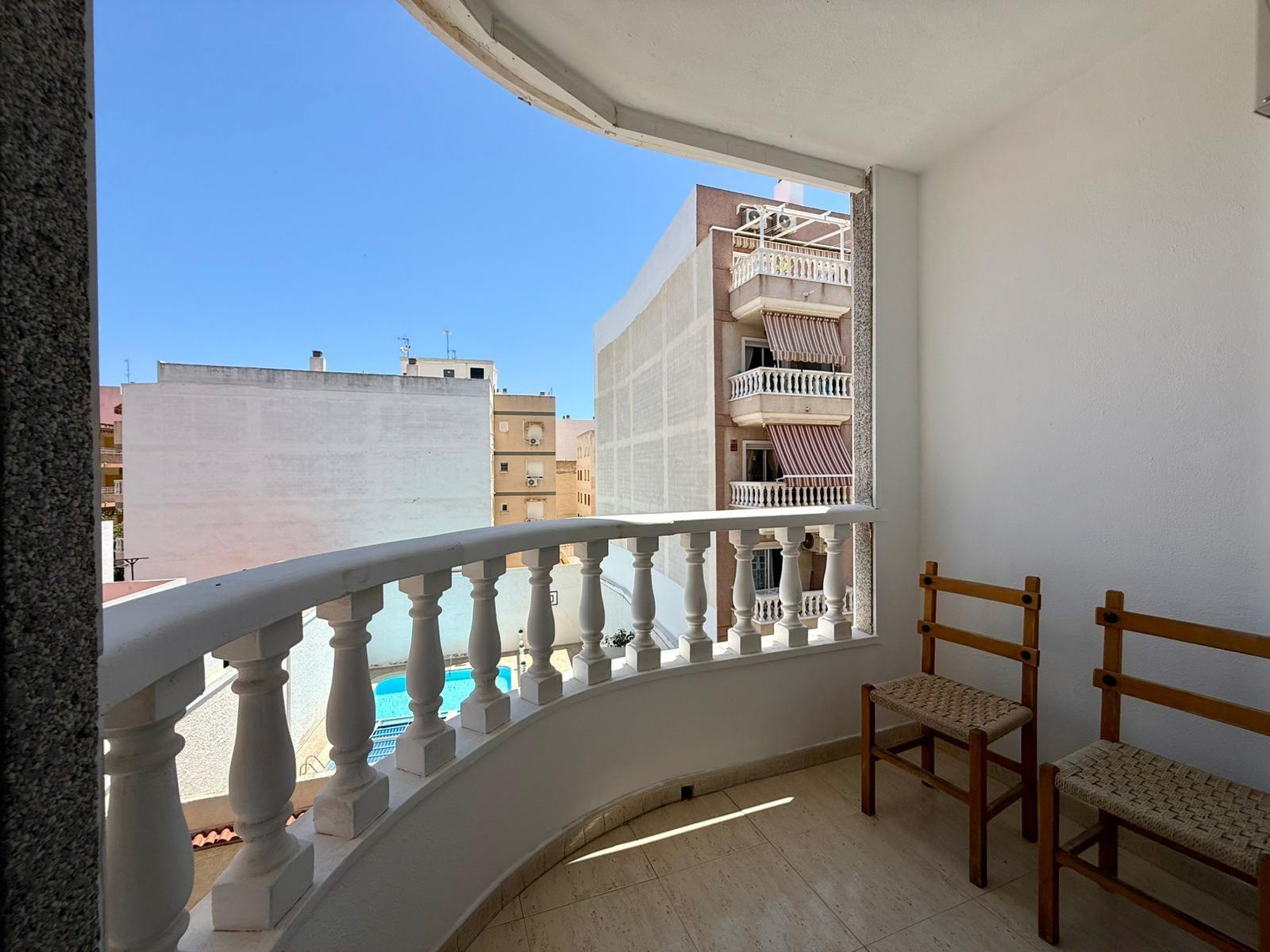 For sale - 2 Bedroom 1 Bathroom Apartment in Torrevieja - Playa Del Cura  - Alicante