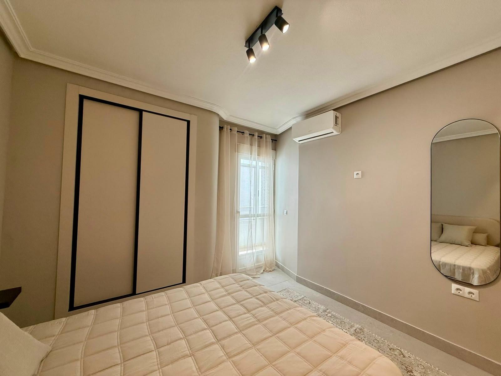 For sale - 2 Bedroom 1 Bathroom Apartment in Torrevieja - Playa Del Cura  - Alicante