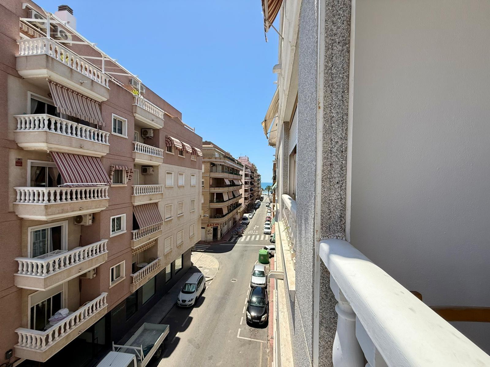 For sale - 2 Bedroom 1 Bathroom Apartment in Torrevieja - Playa Del Cura  - Alicante