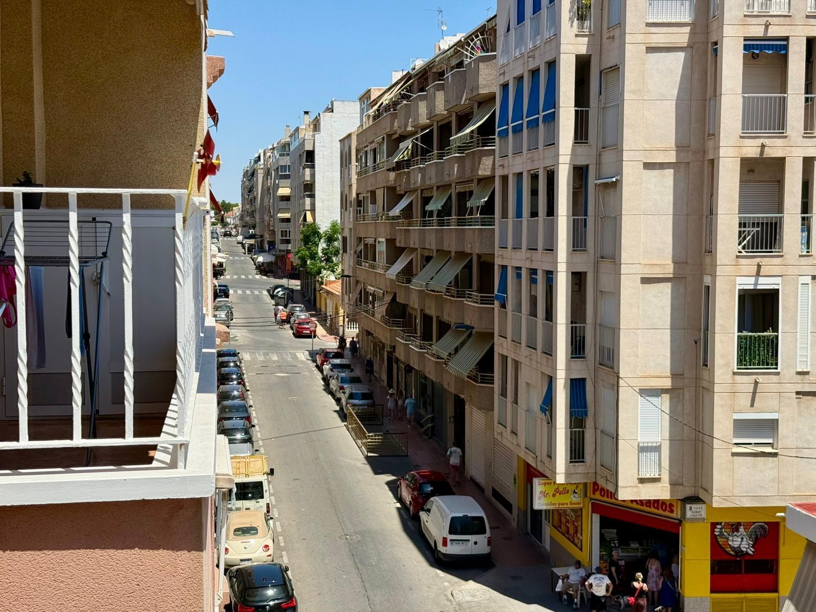 For sale - 2 Bedroom 1 Bathroom Apartment in Torrevieja - Playa Del Cura  - Alicante