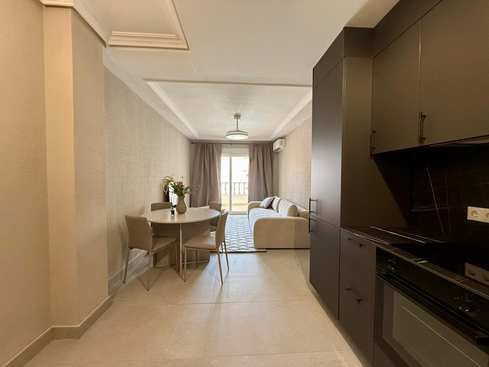 For sale - 2 Bedroom 1 Bathroom Apartment in Torrevieja - Playa Del Cura  - Alicante